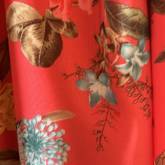 NEW STUNNING Deep Cold Shoulder Floral Blouse - Picture 8 of 15